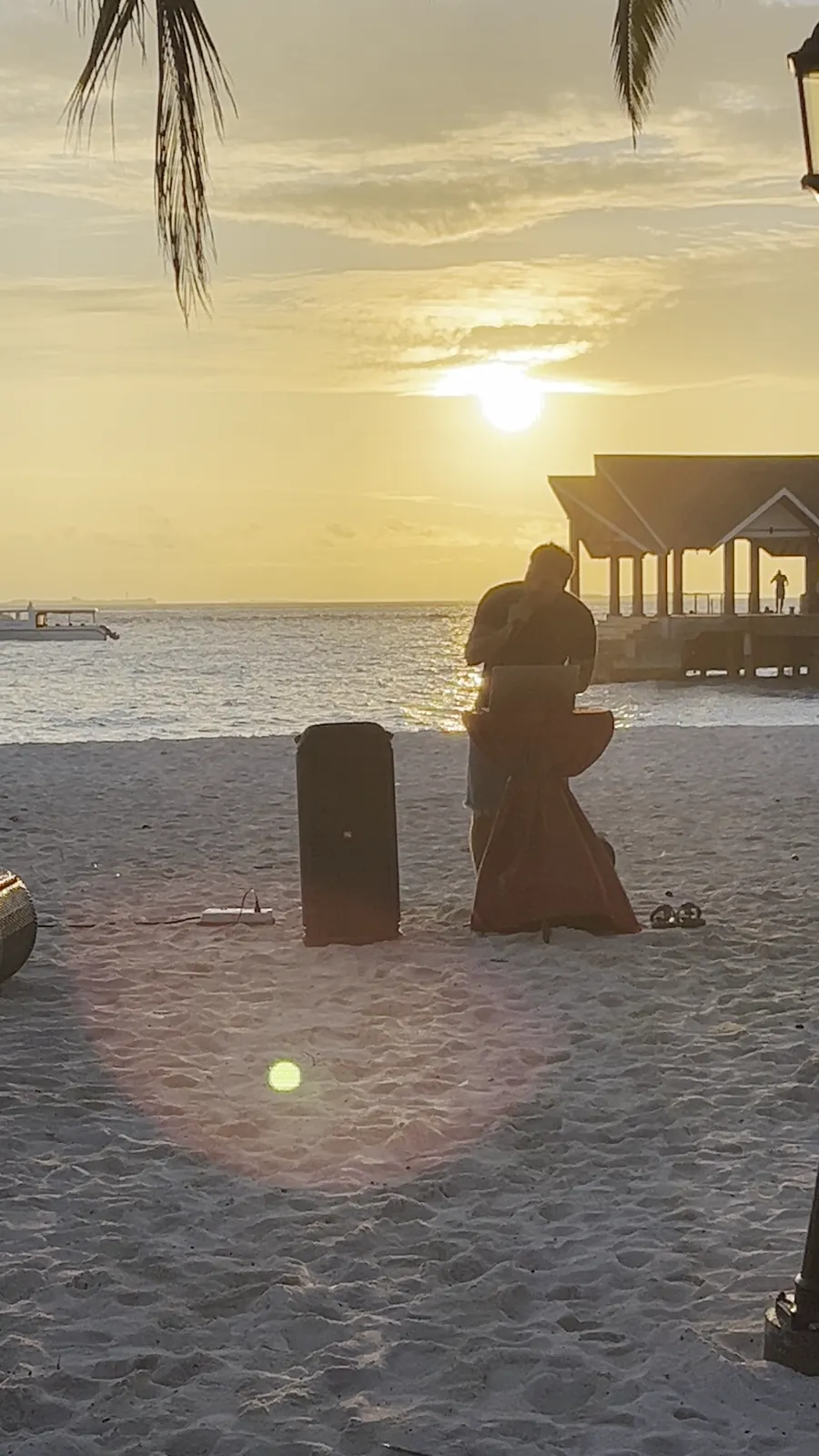 Live set al tramonto nei resort