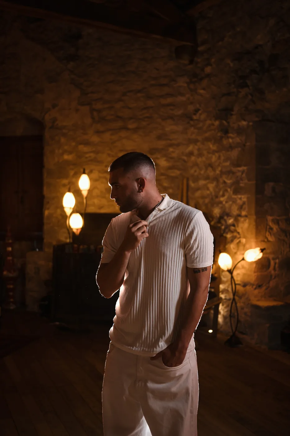 Shooting «Fallin Love», sala di pietra